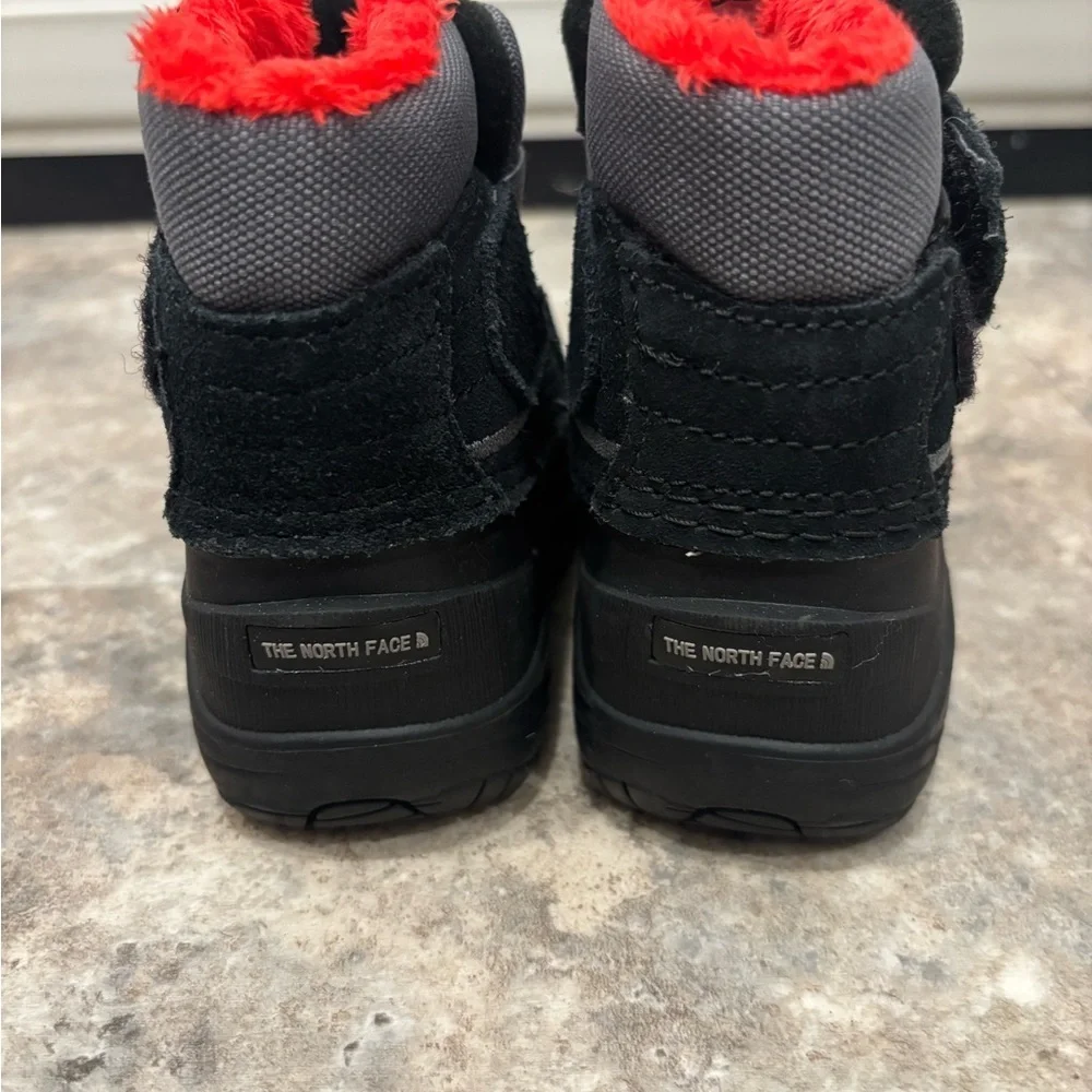 Toddler Alpenglow II Boots Size 4 Black, Grey & Red Faux Lining